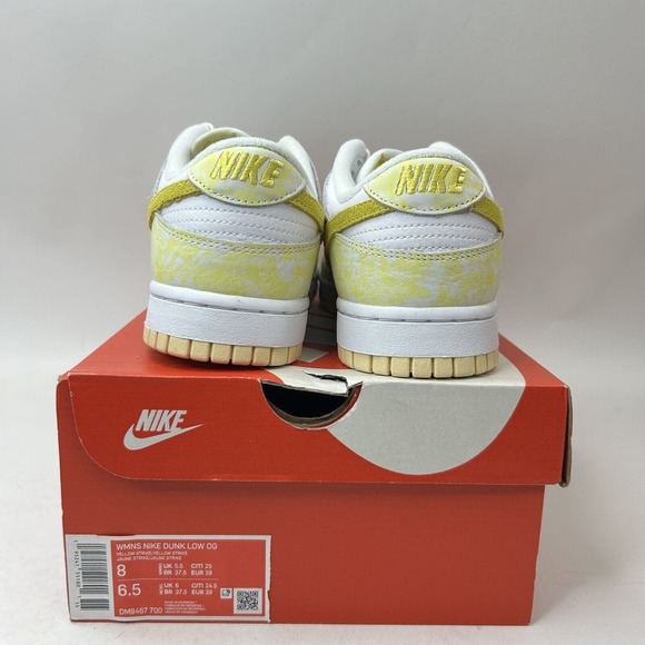 Nike Shoes Dunk Low WMNS OG “Yellow Strike” 2024 - Picture 4 of 5